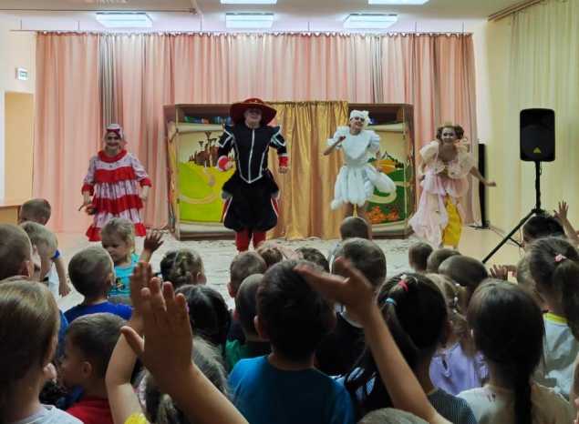 Группа «Калейдоскоп» выступила в школе № 130/2